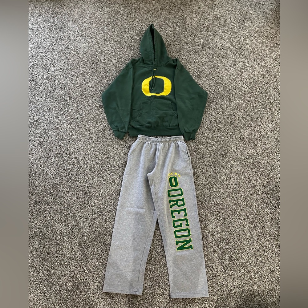 Oregon Ducks Hoodie and Sweatpants